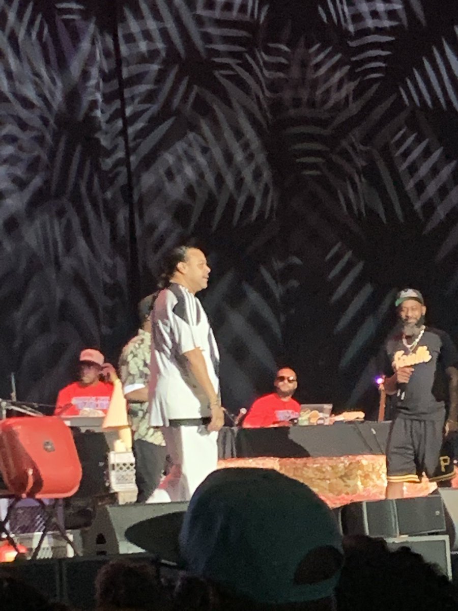Omg! @85SouthShow @DCYOUNGFLY @chicoBean and @KarlousM did not disappoint!!!! And we got a special appearance by @SugaFreeWisdom it was an amazing show! #inglewood #85south #ghettolegends