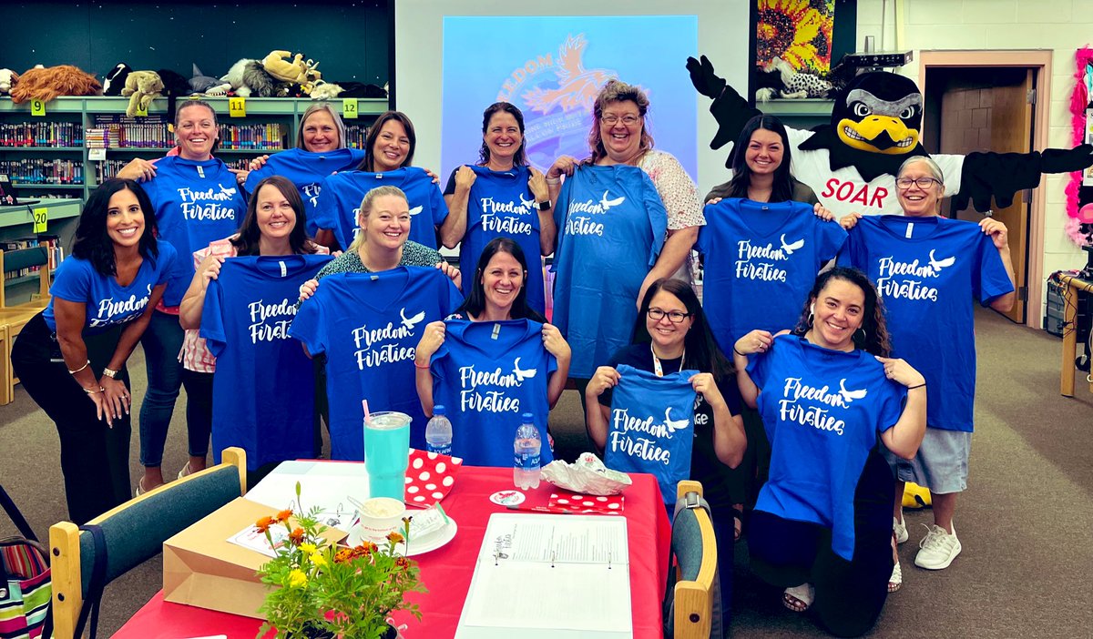 We had a great morning filled with info, yummy Chick-fil-A breakfast, a scavenger hunt, and a guest appearance by SOAR to welcome our #FreedomFirsties to the flock! We’re so excited to watch them #SoarHigh this year! #VCS123 #FalconPride <a href="/Widalis_Camacho/">Widalis Camacho</a> <a href="/drnehrig/">Paul M. Nehrig</a> @VCSNewTeachers