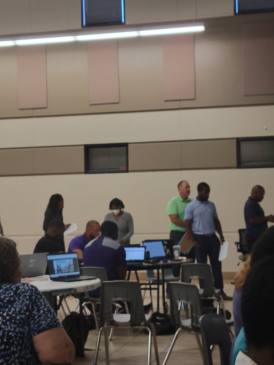 Cstockton4's tweet photo. CTE REPRESENTS at#GETFRESH@JCBEISD https://t.co/omQ4NTL1S2