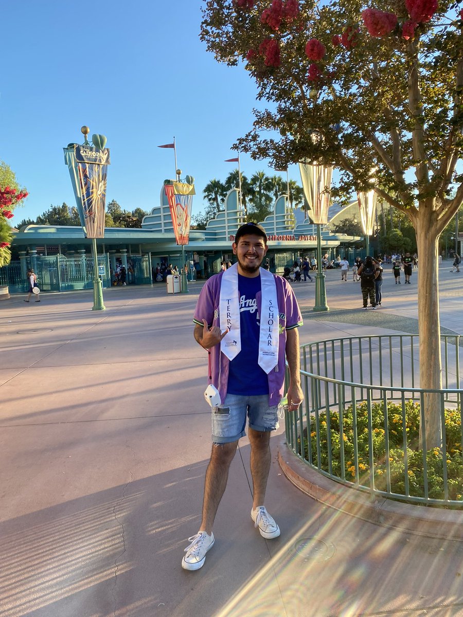 thankunextnick's tweet photo. Wish I took more grad pics, but I caught these 😌 https://t.co/WKf0leijXw