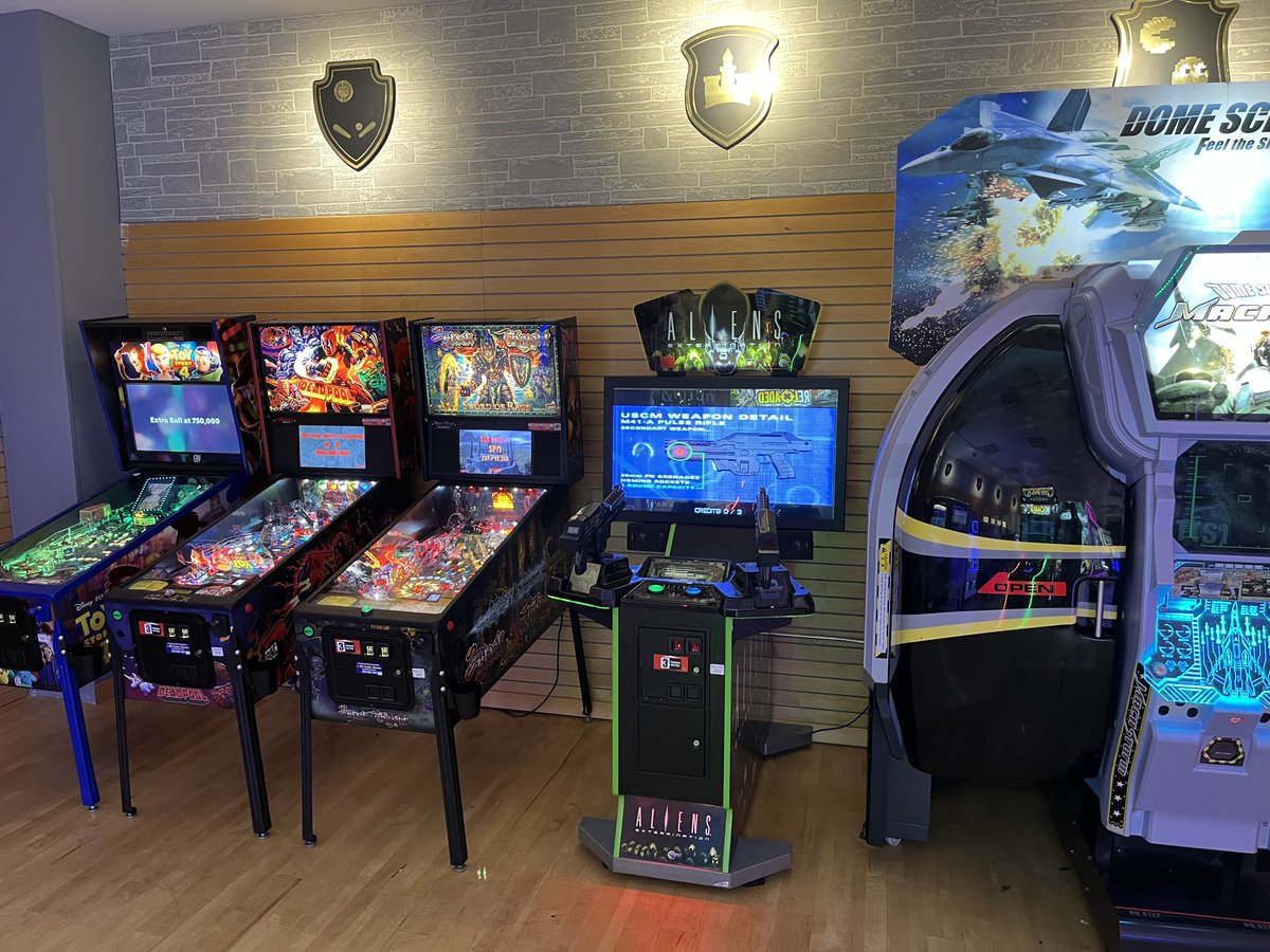 ShopWestTowne's tweet photo. Your favorite classic arcade games and pinball machines have moved down the hall at West Towne Mall! 🎮 🕹️  Castlecade is now located near H&amp;M and Hobby Lobby, so bring your gaming prowess to see if you have what it takes to be crowned king or queen! 👑 
https://t.co/JvxpshS4dh https://t.co/MGsCBEsfyE
