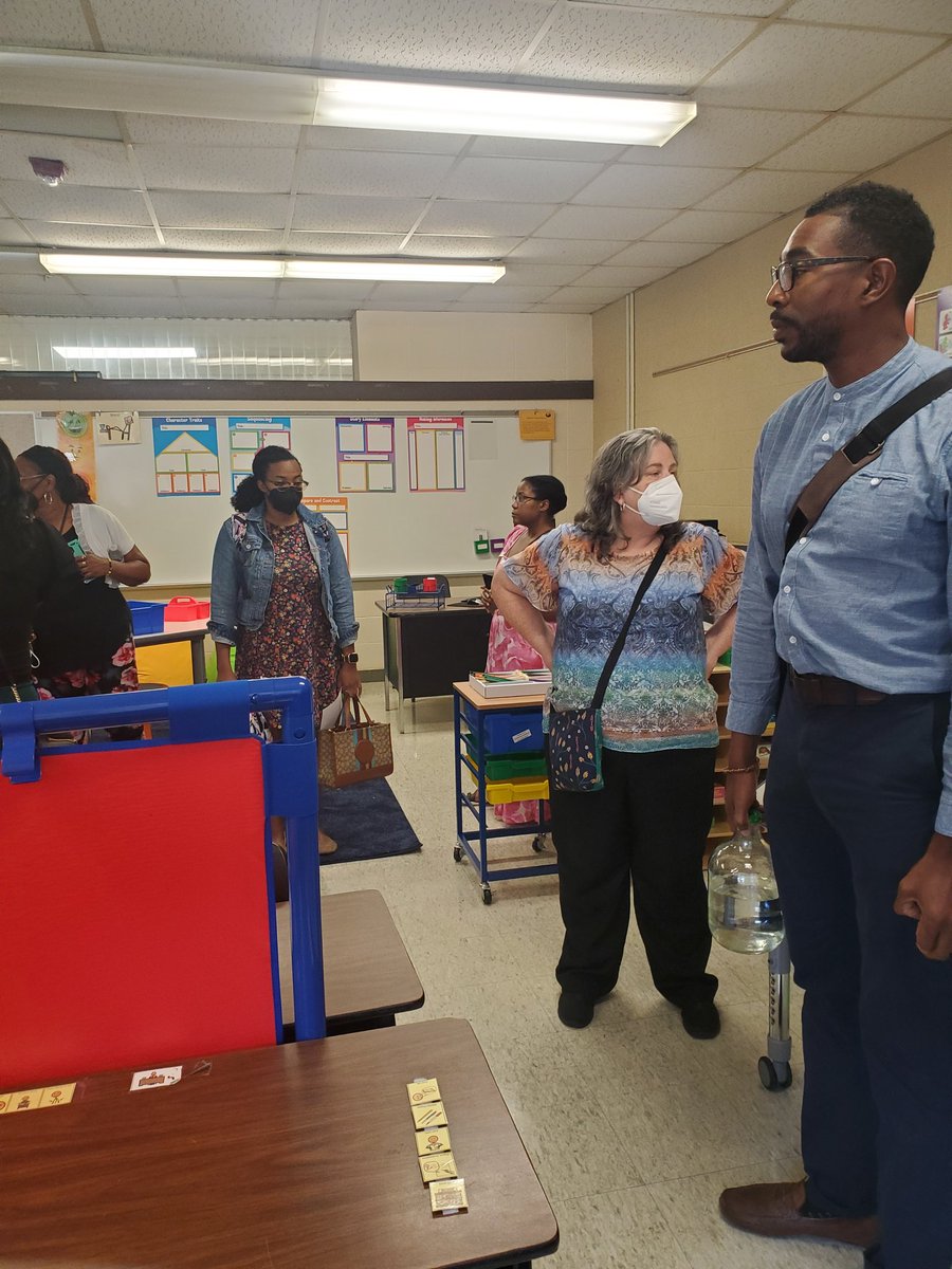 levidoc07's tweet photo. Final Day of SLC INSTITUTE! SLC classroom set up! #changingouraimtohitzero @aldinesped @tybailey0405 @SPED_MrsEdwards @sshowers_s https://t.co/m6gGxNg6GI