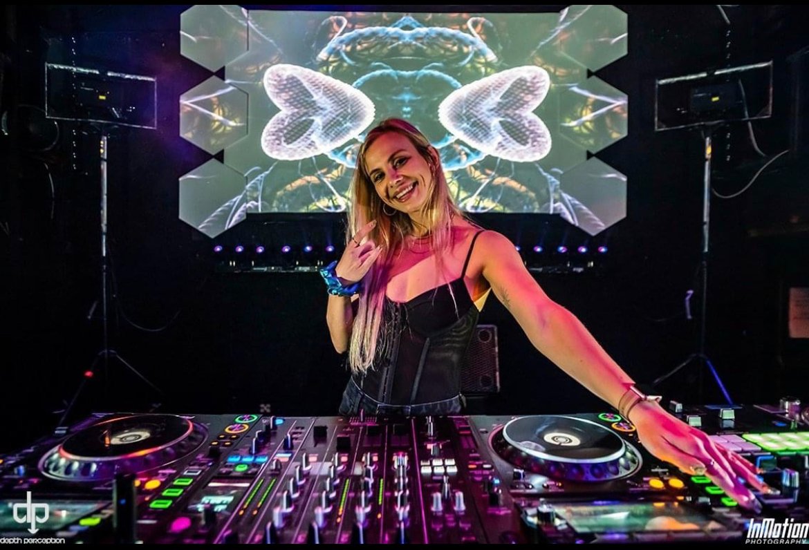 DPBmore's tweet image. 🔥 Artist Spotlight 🔥

Local darling and absolute badass Raychill sound is bringing the heat to not one, but TWO of our upcoming shows! Never miss a chance to see this gal absolutely throw down behind the decks 🙌

🎫 app.neonox.io/bra1a0/kl7fb7  🎫

🎫 app.neonox.io/n95tzd/b337g0  🎫