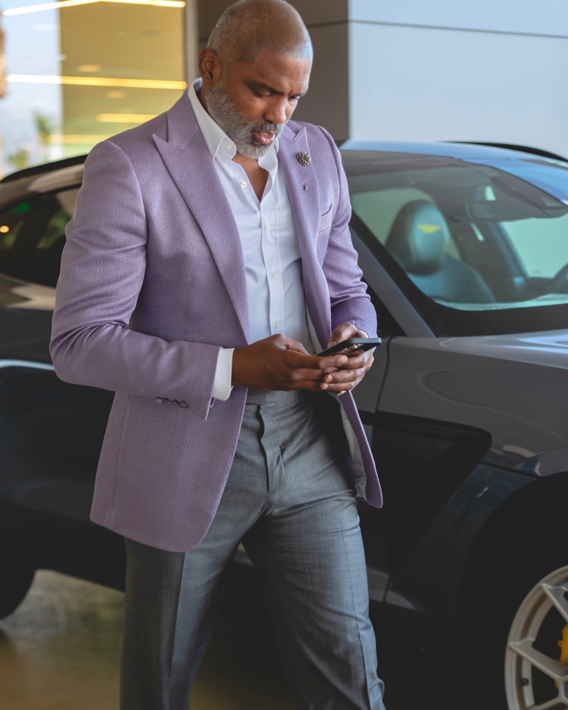 CuttinosLife's tweet photo. Don’t try to be better than others, just focus on being better than you were yesterday. 

Are you striving to be your best self? Drop a 💪🏾 if your are.
.
.
.
.
.
.
#suitsharks #menwithstyle #suits https://t.co/8BumspmrlD