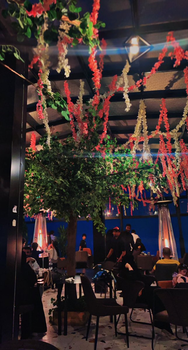 -

الروحَ سعيدةَ بقُربكَ يا أحبَ اشيائي♥️

-