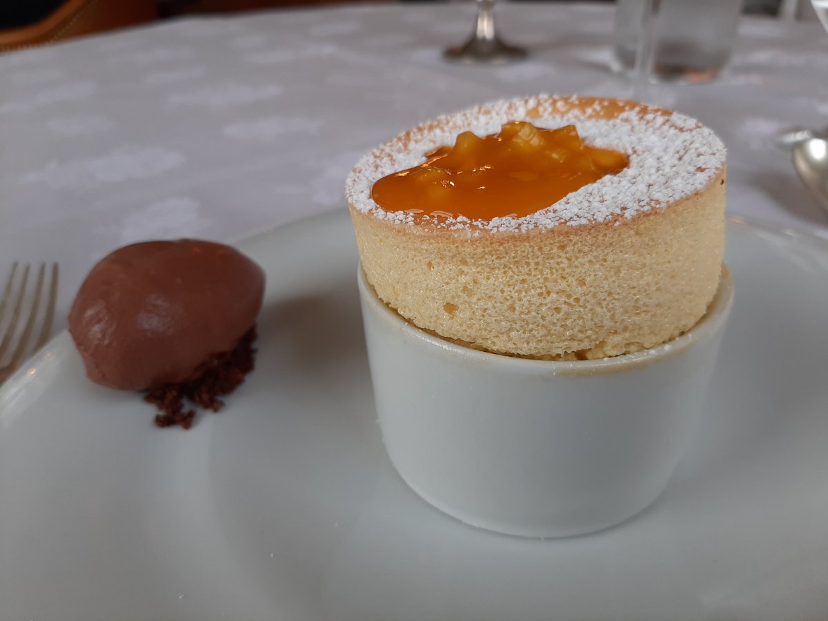 Terrific local #Kerry ingredients for dinner at this grande dame 
<a href="/parkkenmare/">Park Hotel Kenmare</a> <a href="/wildatlanticway/">Wild Atlantic Way</a> #Ireland
guide.michelin.com/ee/en/kerry/ke…