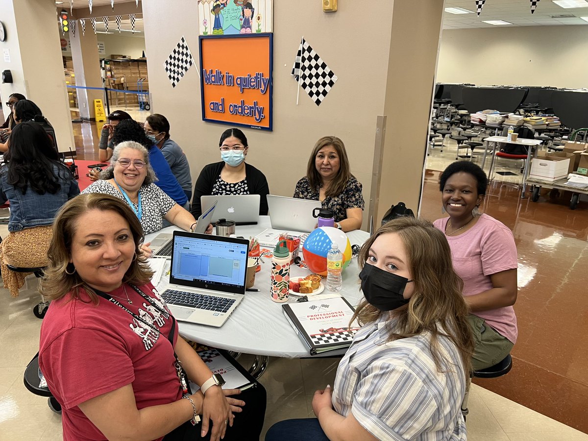 PilgrimHISD's tweet photo. Revving up for success! What a great start to the 2022-2023 school year! @HISDMiddleSchls @rhonore36 @Dianac70 https://t.co/8esVa4p28e