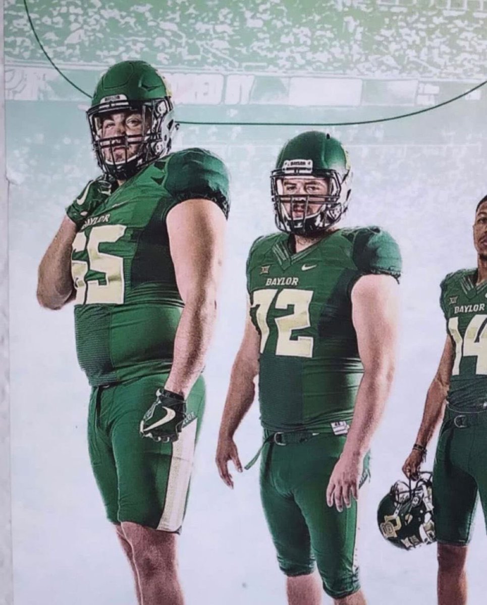 <a href="/Cbeard65/">Christian Beard</a> had to remind me of the time <a href="/impatrickclancy/">Patrick Clancy</a> made me 5’10. I just want to say I’m sorry for whatever I did to you Pat but you didn’t have to do me like that. Can’t keep a #ShortKing down