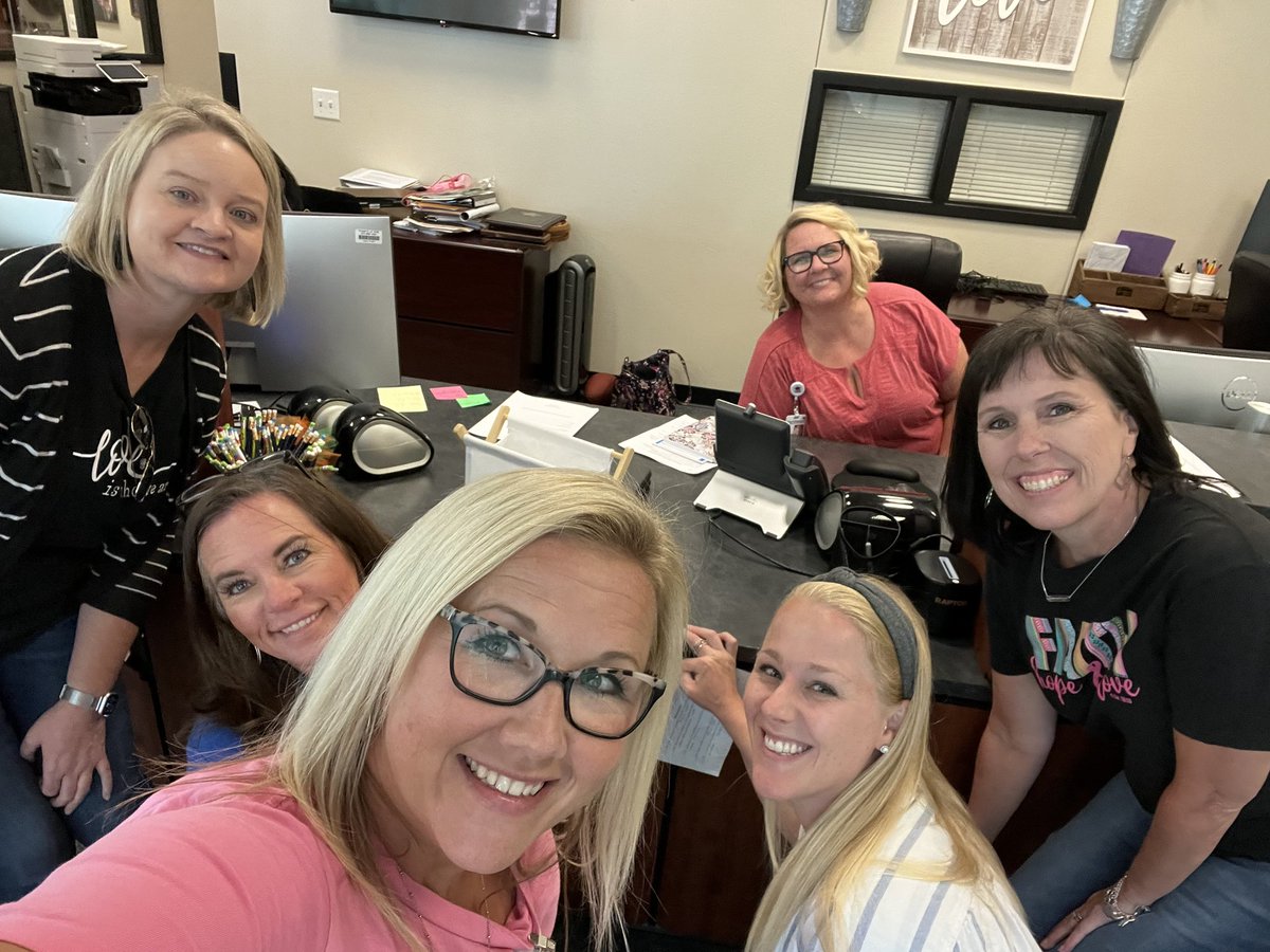 wendymaebranson's tweet photo. #clesbestyearyet ⁦@School_Jones⁩ ⁦@ClaraLoveES⁩  ⁦@lisarcrosslin��� https://t.co/whNa4NF95Q