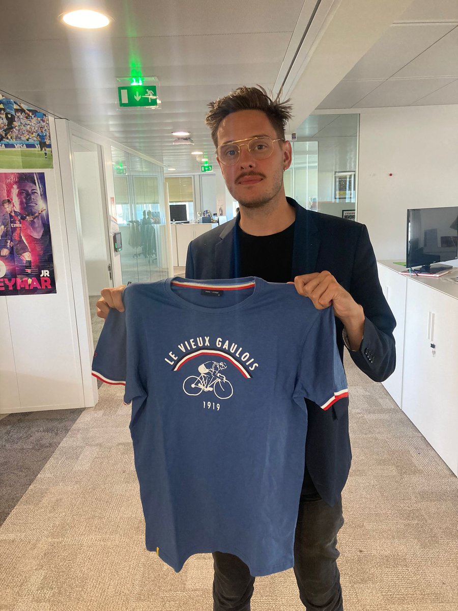 lequipedusoir's tweet photo. 🎁 [ALERTE CADEAU] 🎁

Ce soir, @Adri_Courouble  vous offre un t-shirt "Le vieux gaulois"

RT + FOLLOW @lequipedusoir🍀

Choisissez un chroniqueur parmi :

- @DidierRoustan
- @riouyoann
- @EricHuet12
- @BernardLions
- @SaberDesfa https://t.co/V2cQCh1lKQ