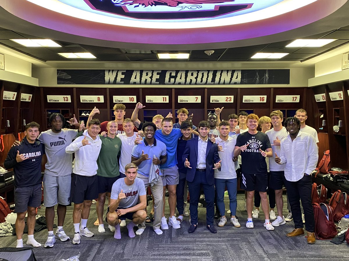 GamecockMSoccer's tweet photo. 𝙂𝙪𝙚𝙨𝙨 𝙬𝙝𝙤’𝙨 𝙗𝙖𝙘𝙠!
Exciting to have the whole squad back on campus!
✅ 𝐑𝐞𝐩𝐨𝐫𝐭 𝐃𝐚𝐲
⬜️ First Practice (8/9)
⬜️ First Exhibition (8/13)
⬜️ First Match (8/25)
#Gamecocks🤙
#WEareCarolina https://t.co/BibPtn168b