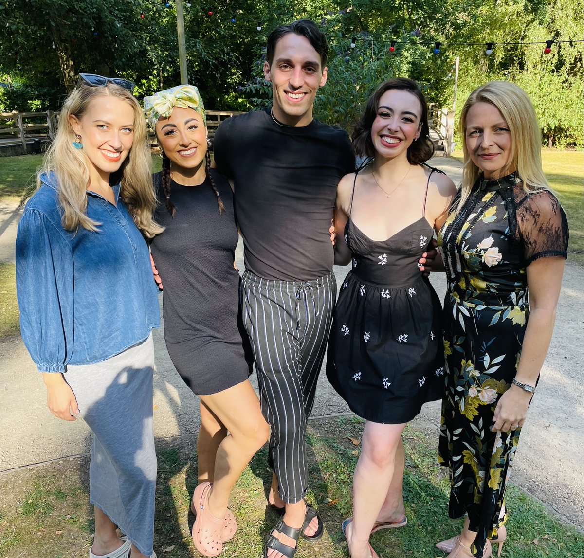 AccessLtd's tweet photo. What a joy it was to see @millshood, @GabrielaSeran_, @NathanRyles and @_CharLovell in #HalfASixpence @KHTheatre on Saturday. A superb production with a huge amount of talent bursting from the stage. Congratulations all! @N1CKW1NSTON  @AnneVosser https://t.co/TZvCJmk4Ux