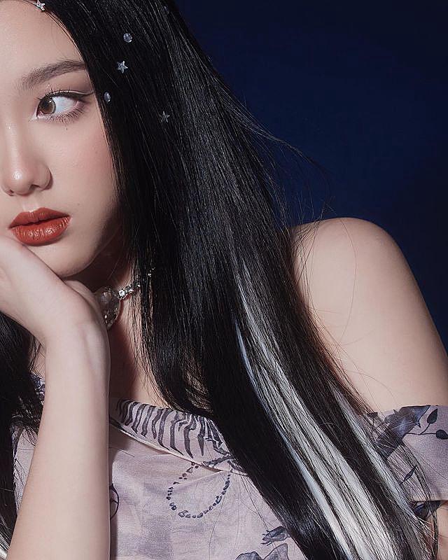 xiaooaaii's tweet photo. IG:Flicker🖤💜 
女神!!
#Aheye4EVE
#4EVE https://t.co/ZVDGdYms1L