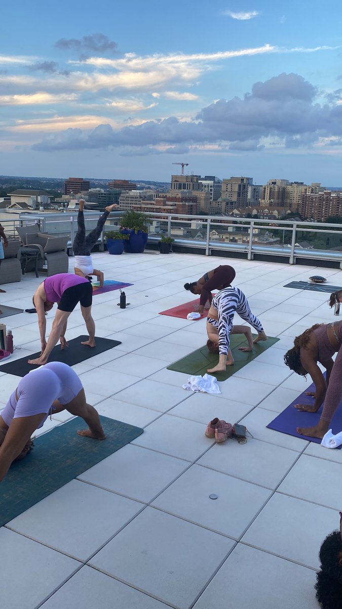 yourGOOD__SPACE's tweet photo. Our first Evening Rooftop Flow was a hit! The weather was wonderful and the views were epic. Don't miss our next one. Every FIRST SATURDAY of EVERY MONTH. #sukhacenterevents #arlingtonyoga #clarendonnights #rooftopyoga #outdooryoga https://t.co/xBTp0T7gxp