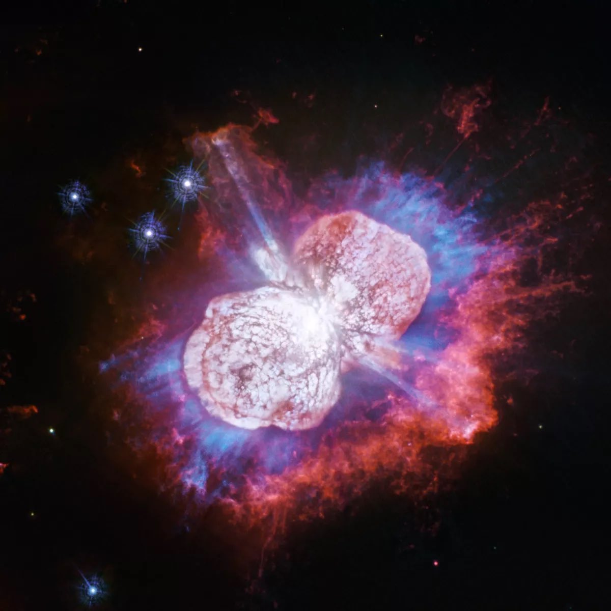 redditSpaceView's tweet image. Fireworks of an exploding star captured by Hubble