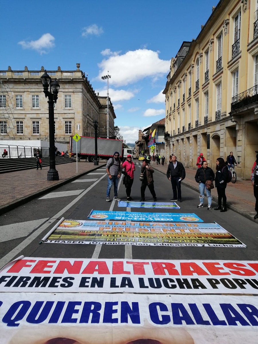 OrgSINTRASED's tweet photo. SINTRASED présente en MÍTIN por los derechos de los  servidores públicos del distrito
#SINTRASEDSomosTodos https://t.co/GxDXtgbplc