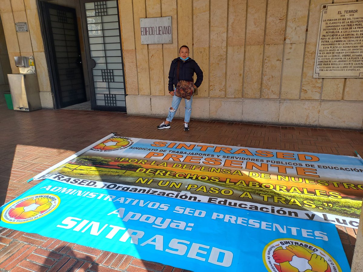 OrgSINTRASED's tweet photo. SINTRASED présente en MÍTIN por los derechos de los  servidores públicos del distrito
#SINTRASEDSomosTodos https://t.co/GxDXtgbplc