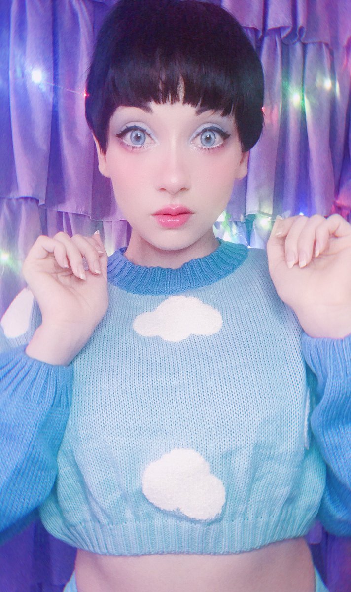 newhologram's tweet photo. 𝘚𝘪𝘯𝘤𝘦 𝘵𝘩𝘢𝘵 𝘥𝘢𝘺, 𝘮𝘺 𝘮𝘪𝘯𝘥 𝘩𝘢𝘴𝘯’𝘵 𝘤𝘩𝘢𝘯𝘨𝘦𝘥
𝘐 𝘫𝘶𝘴𝘵 𝘸𝘢𝘯𝘵 𝘵𝘰 𝘬𝘦𝘦𝘱 𝘱𝘶𝘵𝘵𝘪𝘯𝘨 𝘮𝘺𝘴𝘦𝘭𝘧 𝘧𝘪𝘳𝘴𝘵
#android #fairy #fashion #model #enby #nonbinarymodel #queermodel #disabledmodel #shorthair #clouds #blue #lamodel #mixedmodel https://t.co/48ofJDhlGB