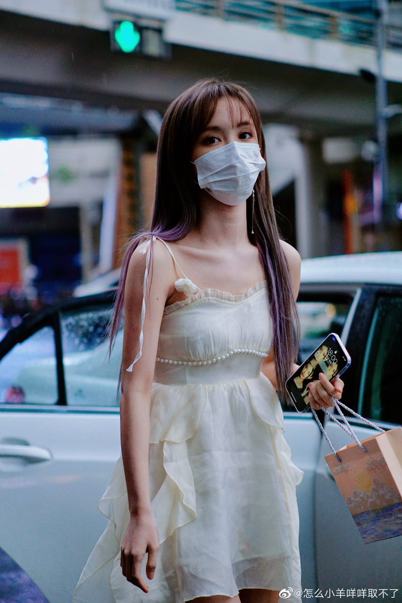yang bingyi site 🦦 tweet media