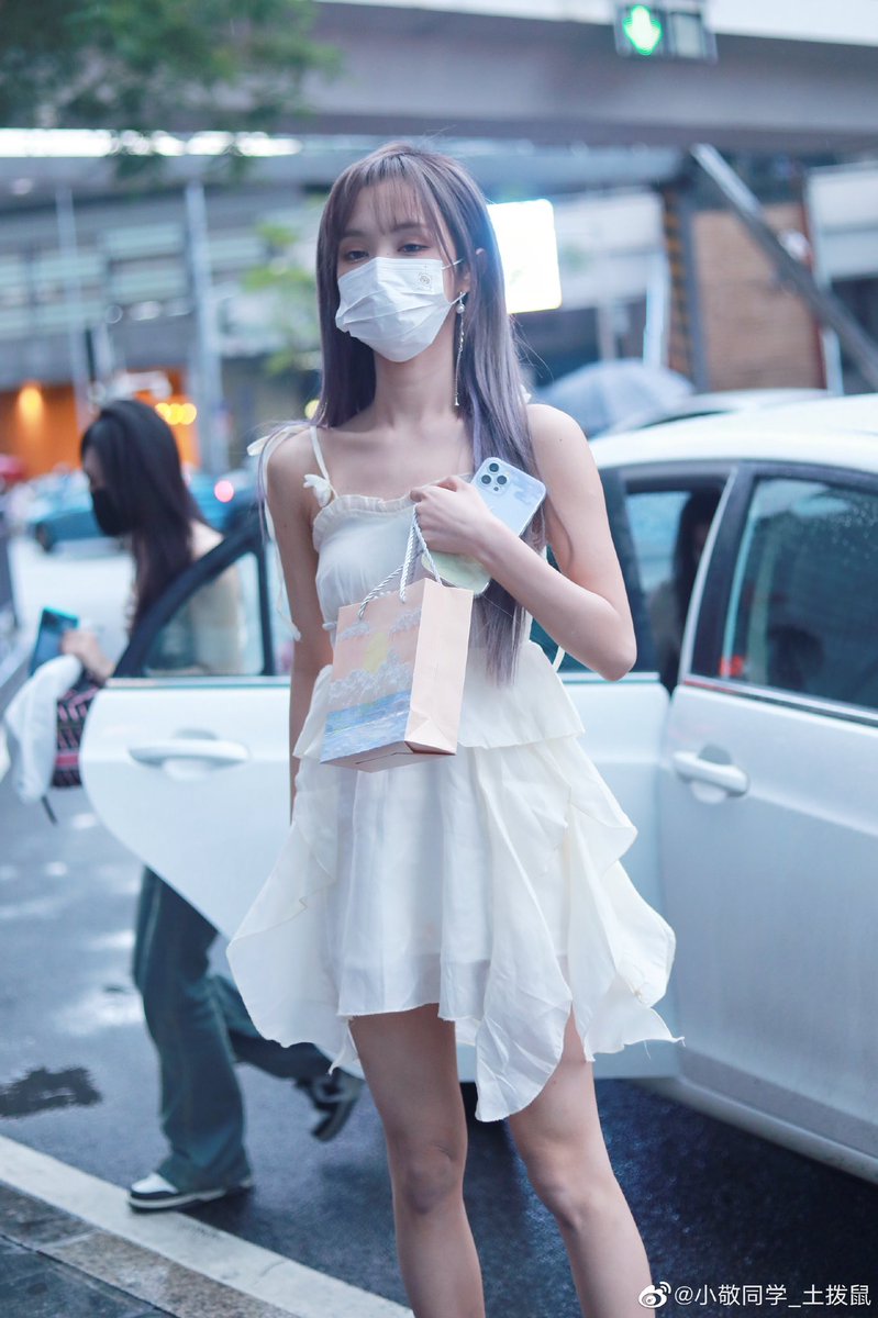 yang bingyi site 🦦 tweet media