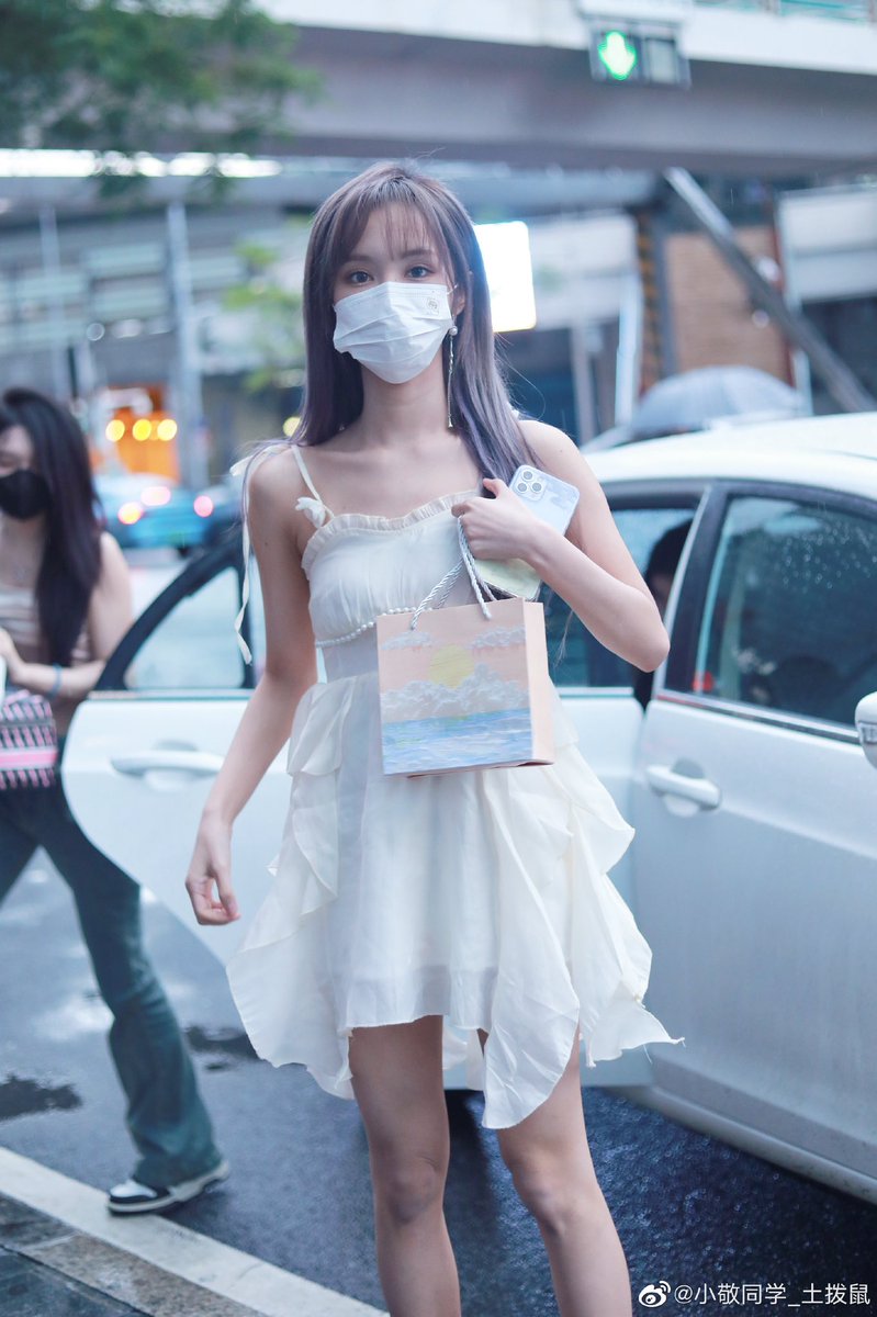 yang bingyi site 🦦 tweet media