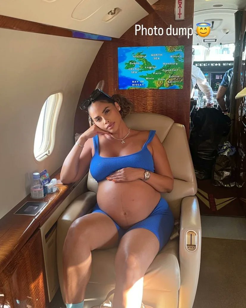 thewilldowntown's tweet photo. Wizkid manager and baby mama #JadaPollock releases maternity photos.

She looks good in pregnancy, right? ❤️

#jadapollock #pregnancy #Downtownpost #motherhood #jet #Wizkid https://t.co/vyNi33ZQ2O