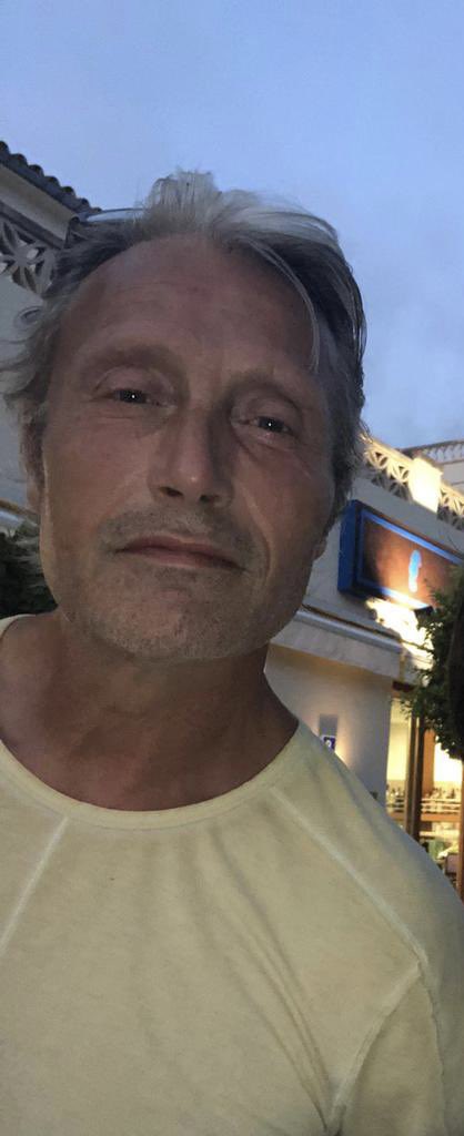 LattexLaura's tweet photo. [NEW]
Coming to brighten your day with new Mads 💙 cropped for privacy. https://t.co/A9xws5R5uV
