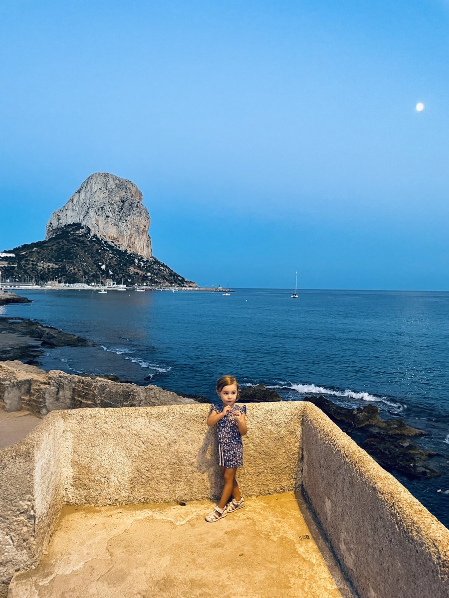 raxgargui's tweet photo. Mi paraíso… #calp #peñón #minilara https://t.co/UOjZxgUuJu