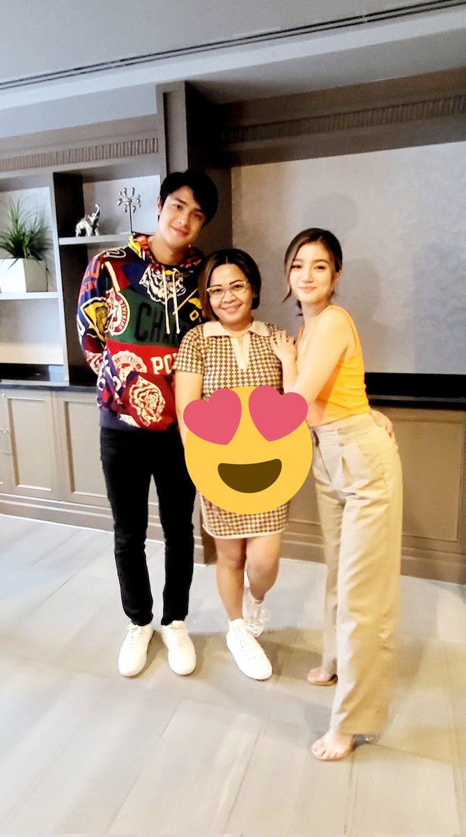 jumericapamoree's tweet photo. THE LONG WAIT IS OVER😍sulit lahat ng pagod,most unforgettable moments ever...no awkward moments parang couch talk lng, syempre at first star struck ka talaga sa kanila ...Kaya aq SIGURADO NA TALAGA🥰FOREVER 🖤❤We always love u
#DonBelle 
#AlwaysWithDONBELLE https://t.co/LCHNzarrdx