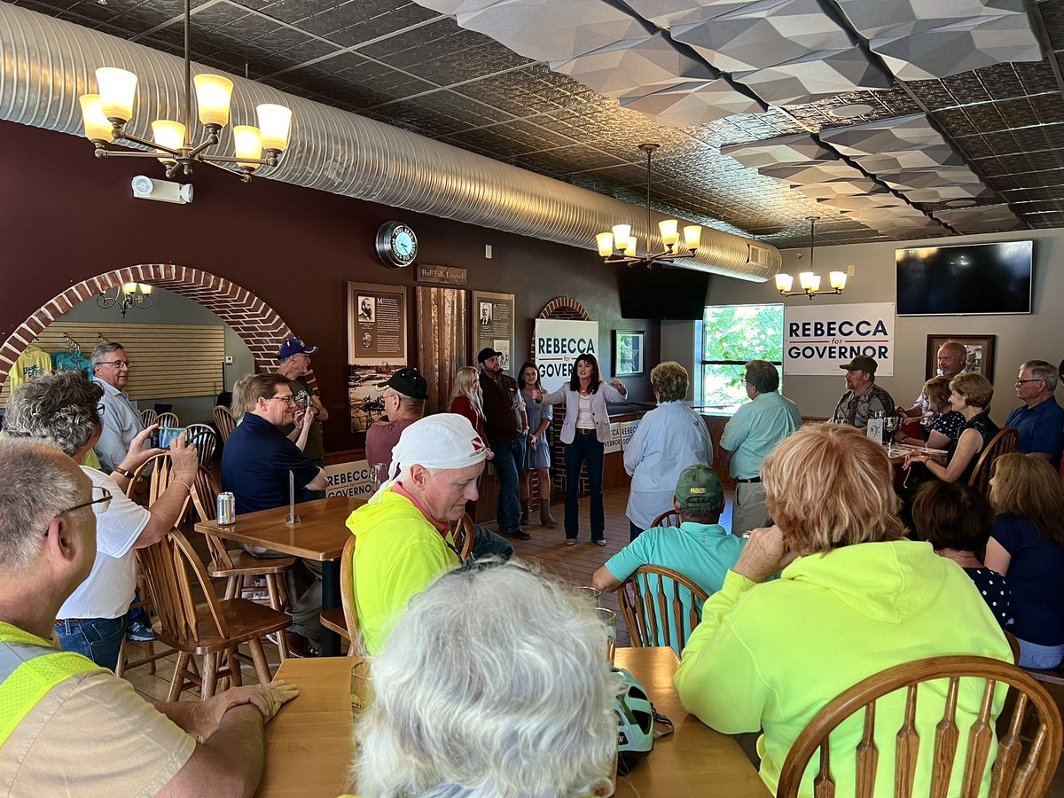 RebeccaforReal's tweet photo. As a middle-class mom, I understand how badly the Biden/Evers economy is hurting our families — just like the folks here in Wausau. We need a governor who’ll protect Wisconsinites from liberal spending! #TakeBackWI https://t.co/Yg4pg9vCKj