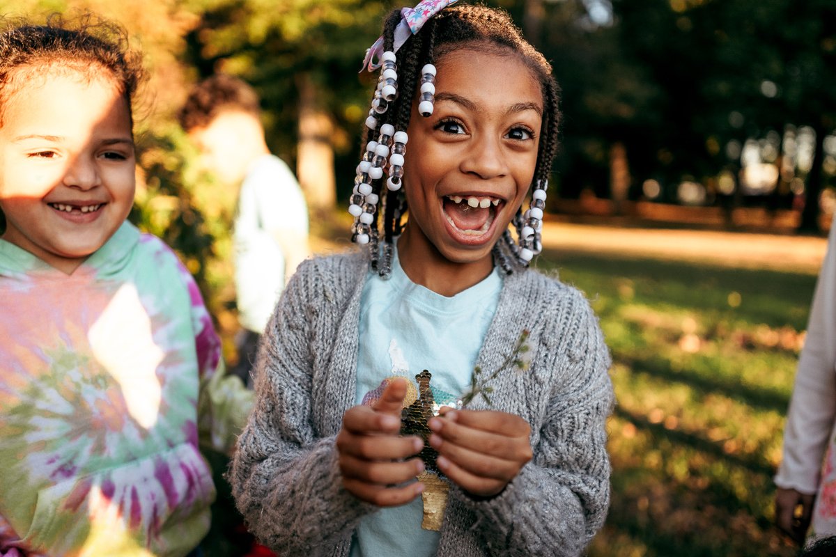 SCFChildren's tweet image. It's #HappinessHappensDay
How do you plan to promote positive play, giggles and soaking up joy with your kids today? Make happiness happen today.