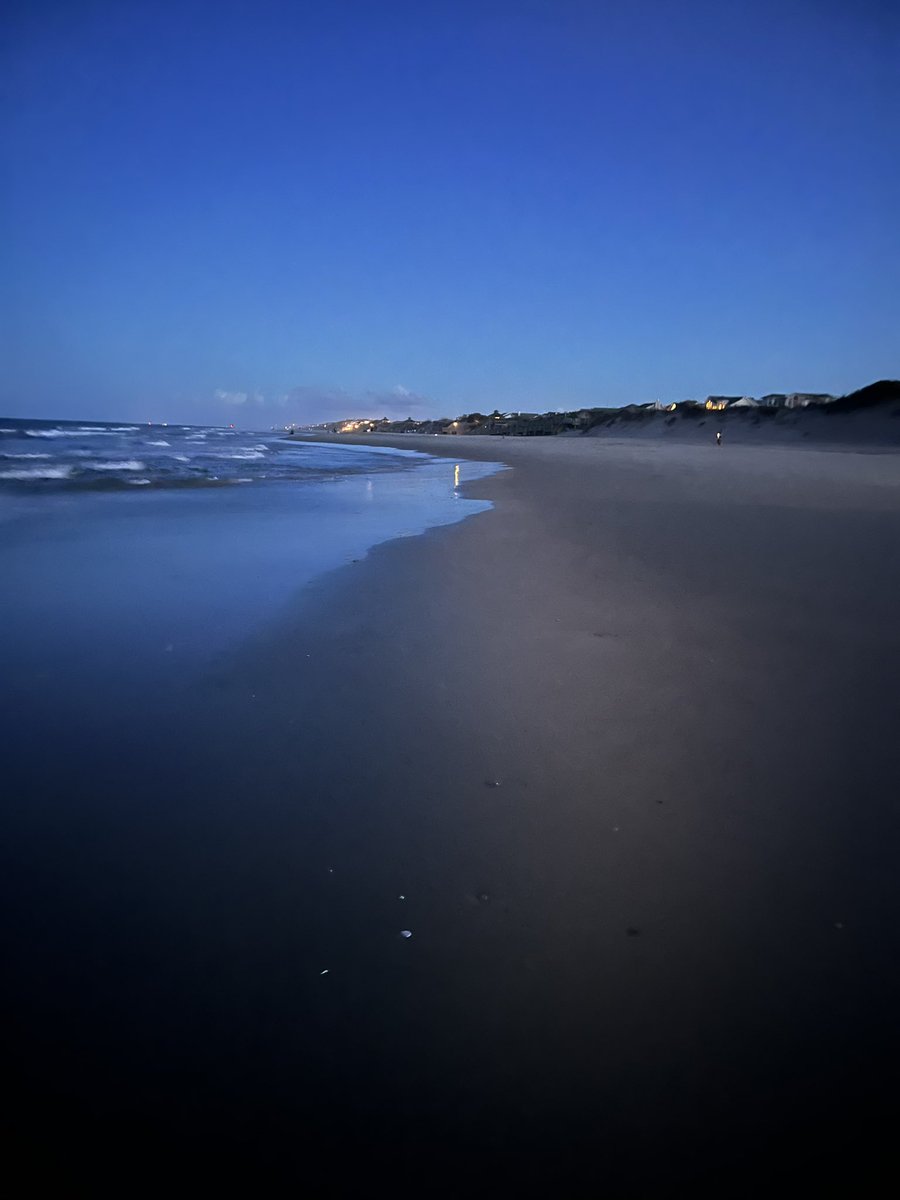 comrudy's tweet photo. OBX night and day https://t.co/GSJPKlFwZm