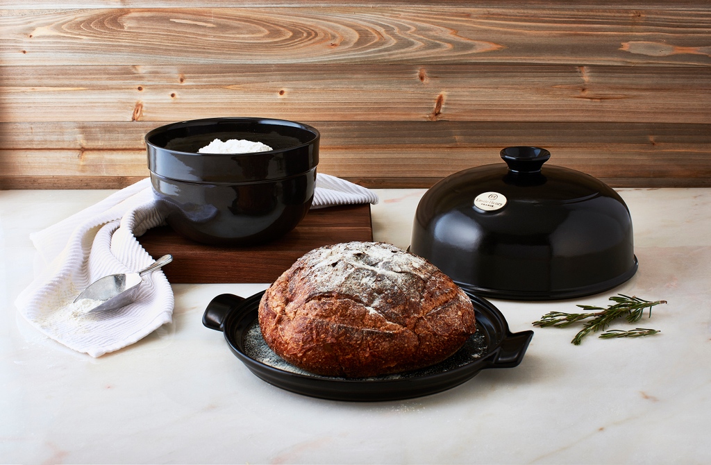 LocalRoot221's tweet image. You can expect crispy crusts and moist interiors that rival any bakery using the Emile Henry bread cloche but its versatility makes this piece one you can use for roasting meats and vegetables too!

Shop now: didriks.com/Emile-Henry-Br…
.
.
.
#localroot #kitchenstore #emilehenry