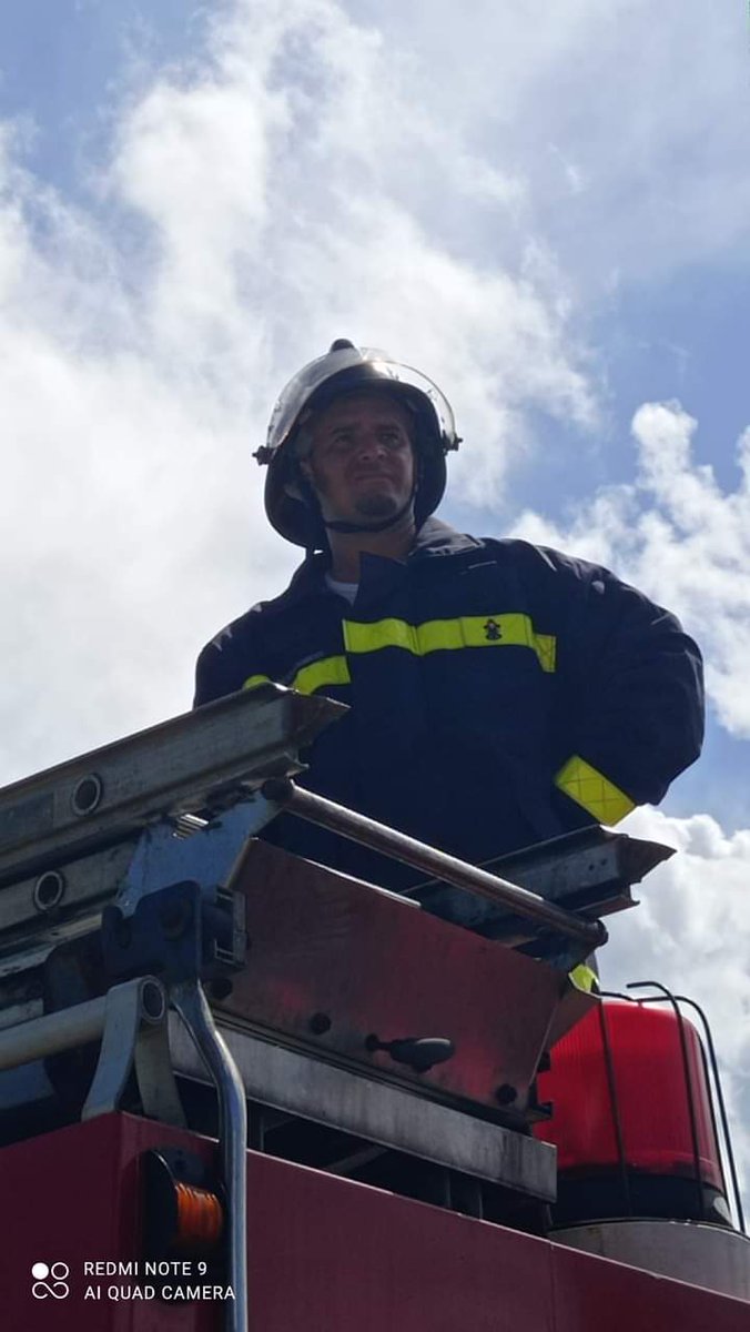 "Si no luchas al menos ten la decencia de respetar a quienes sí lo hacen."

#FuerzaMatanzas #FuerzaCuba