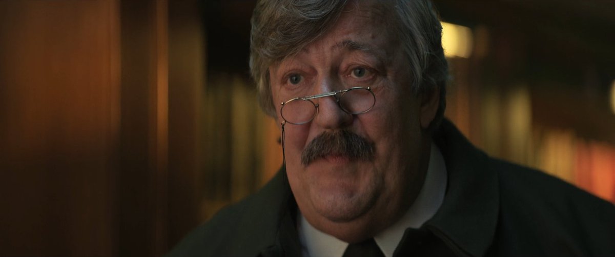 edelmaximoff's tweet photo. My heart melts to see Stephen Fry receiving so much love in #TheSandman. He ate up his role and albeit brief, he was given remarkable lines as always. He never fails to captivate me. https://t.co/9EzssaW36W