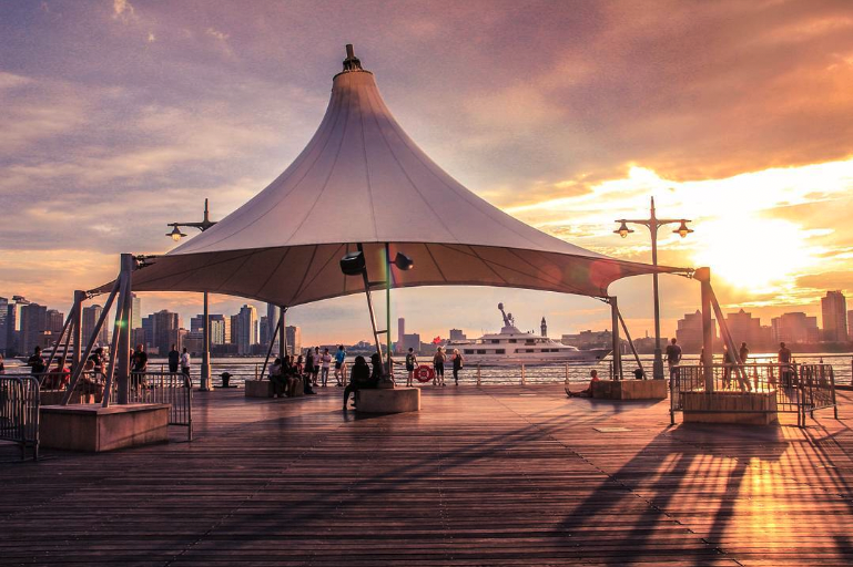 medoverse's tweet photo. @DreamLab Pier 45 at NYC! I was obsessed with capturing sunsets on the west side of Manhattan while I lived there for a year, this is one of my favourites https://t.co/uG9SmMOmVN