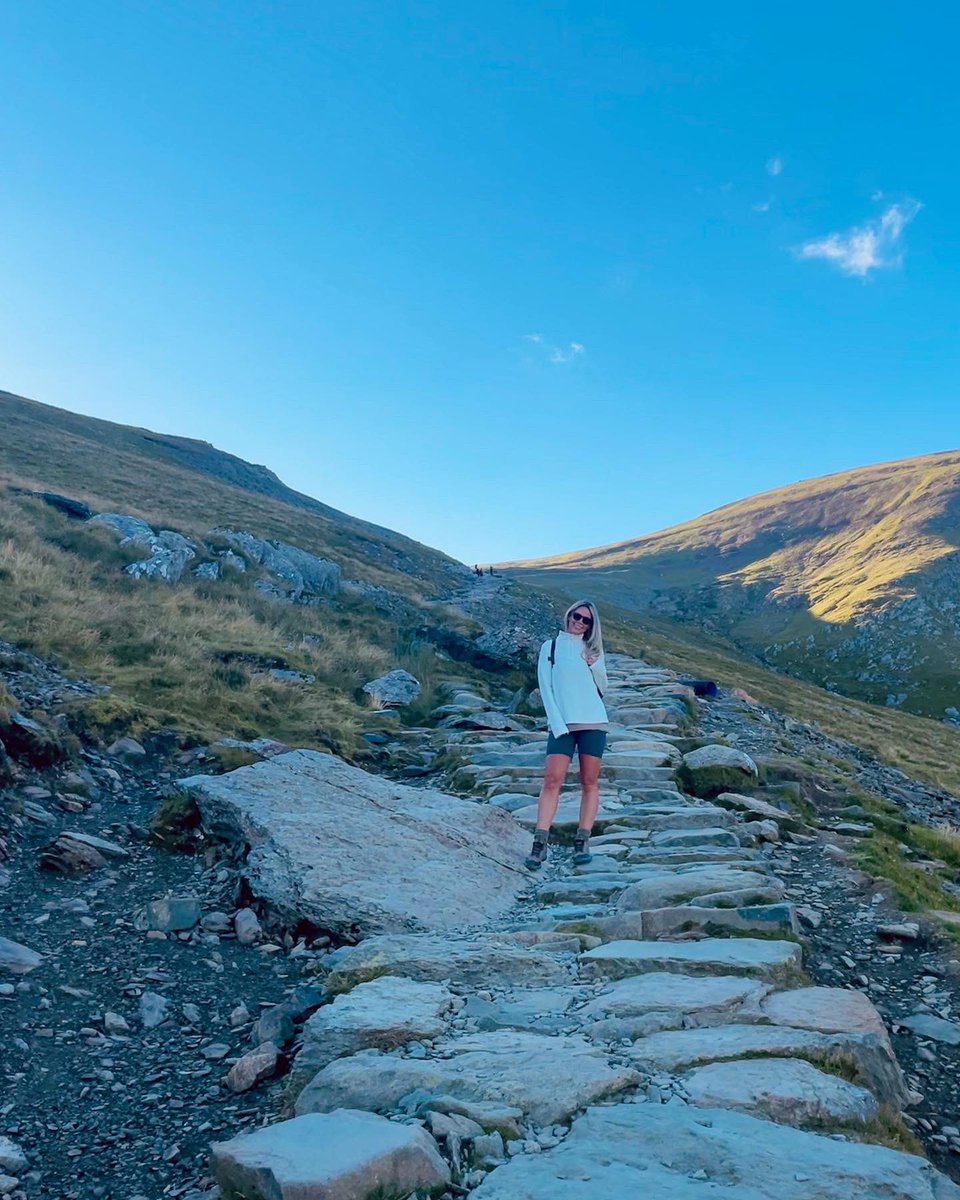 missmckibbs's tweet photo. Glorious morning up Snowdon #MondayBlessings https://t.co/6N1t3FWSUC