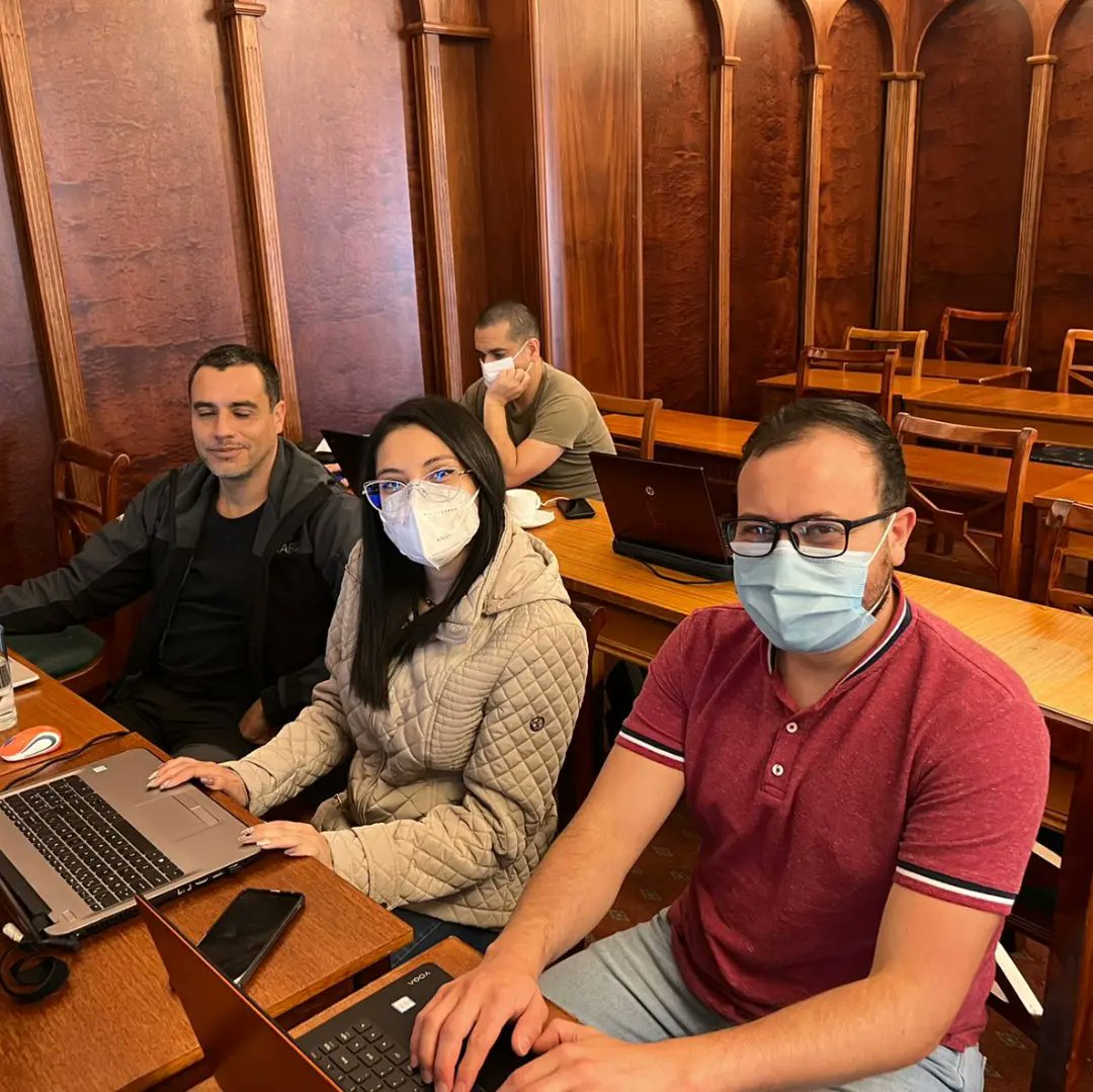 Seguimos con las capacitaciones👏🏼👏🏼

La semana pasada, personal del HANS-BANK de la <a href="/ESPEU/">ESPE</a>, participó del Curso de Técnicas Moleculares y Bioinformáticas del German Barcode of Life 🧬 

Agradecemos a <a href="/GIZEcuador/">GIZ Ecuador</a>, a <a href="/INABIO_EC/">INABIO.EC</a> y a <a href="/USFQ_Ecuador/">Universidad San Francisco de Quito</a>  por la excelente organización 🤗