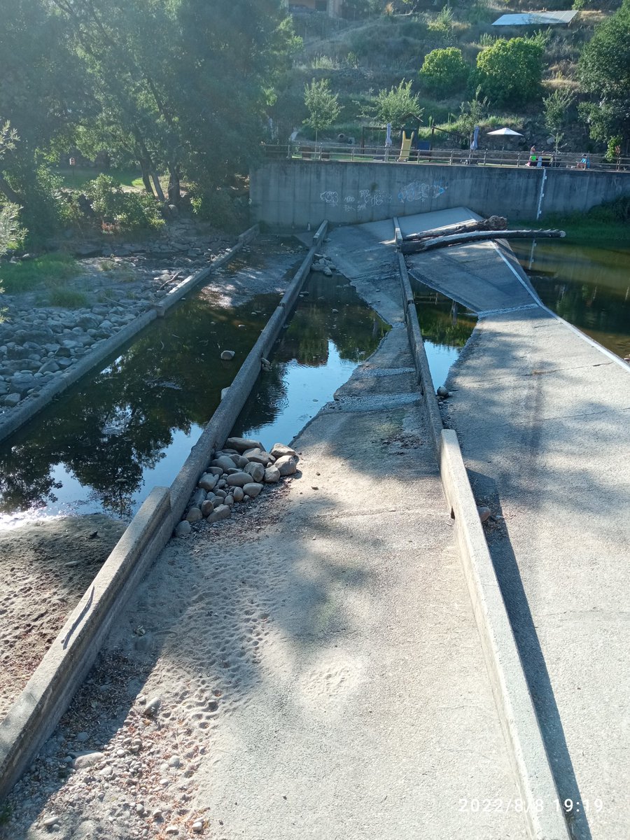 angelfogg's tweet photo. Donde se queda el agua del Jerte? https://t.co/3WJJwL18gO