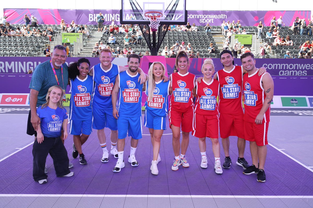 What a week with @sportrelief for the #AllStarGames! So proud to have been captain of Team Blue vs the wonderful Dame Kelly Holmes, with both our teams packed full of absolute legends. Thank you to each & every one of you! See how we got on at 7pm on @BBCOne! Come on the blues!💙