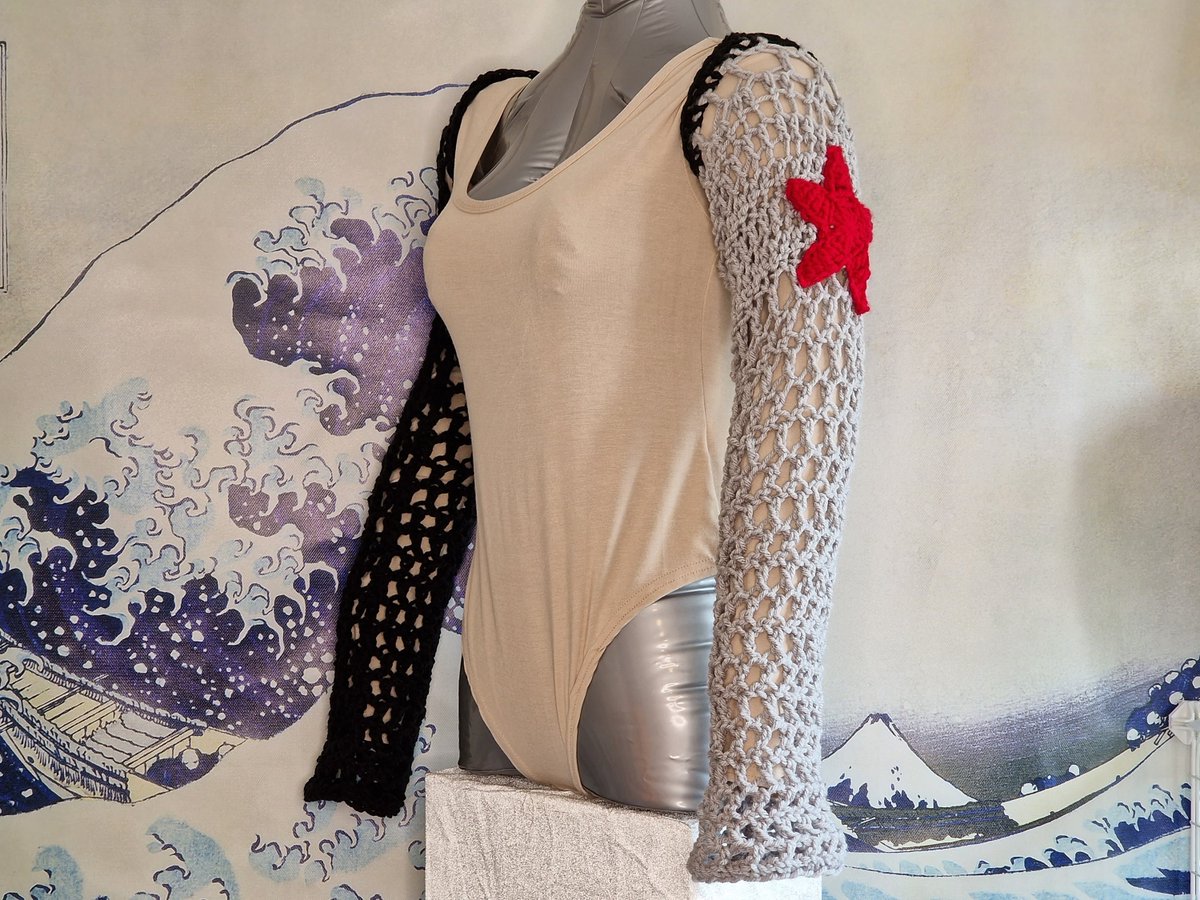 dchbrown's tweet photo. Excited to share the latest addition to my #etsy shop: Handmade Winter Solder Crochet Shrug or Armwarmer Sleeves https://t.co/jJVHh1sMLs #black #grey #onesize #longsleeve #armwarmer #meshtop #meshjumper #croppedjumper #croptop https://t.co/FyZV1Av8SZ
