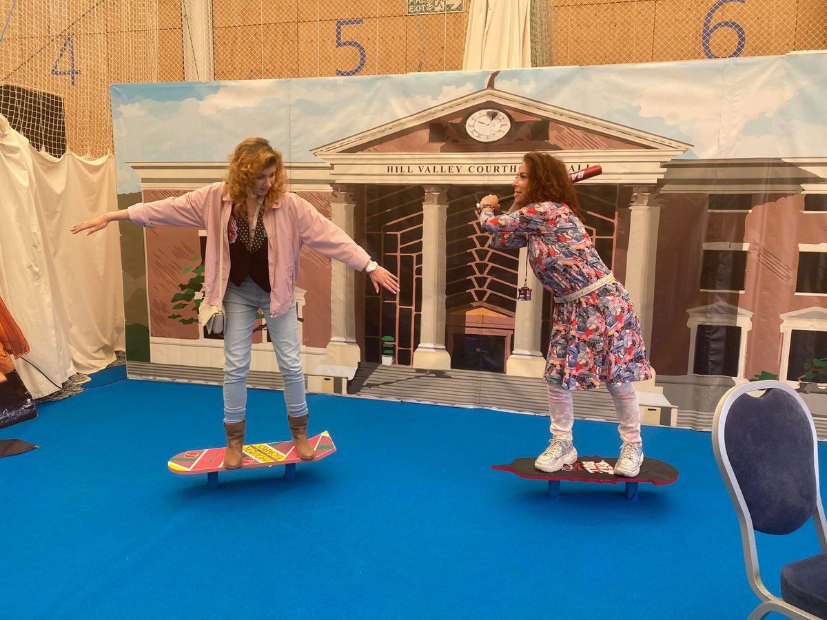 Chipettes_Rule's tweet photo. Had a great time at #SouthamptonComicCon! Still, it would have been a much better event if only they paid everyone all the money they're owed...
#ThisConReallyWasACon #ComicCon #BackToTheFuture #BTTF #JenniferParkerCosplay #ClaudiaWells #JenniferParker #MartyMcFly #KevinPike https://t.co/5PUwAysXbN