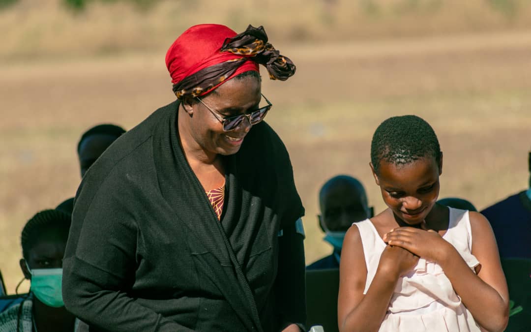 vanyaradzayi's tweet photo. October 20, I was as good as dead, the horrible road traffic accident.

They broke my bones not my spirit.

Tomorrow is MY BIRTHDAY and am counting my blessings.

I have witnessed a miracle, simply surviving, healing and being.

Thank you for walking this patch of life with me. https://t.co/nXIozNZU9d