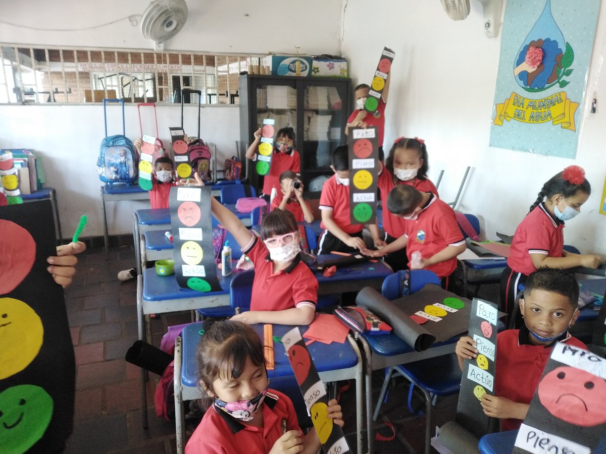 caceolmo's tweet photo. @DPulecio @PTA_Colombia @Mineducacion @agaviriau @petrogustavo @Mineducacion,   desde el programa todos aprender  damos un caluroso saludo y los mejores éxitos en esta nueva etapa . https://t.co/vZ9c0ejLgL