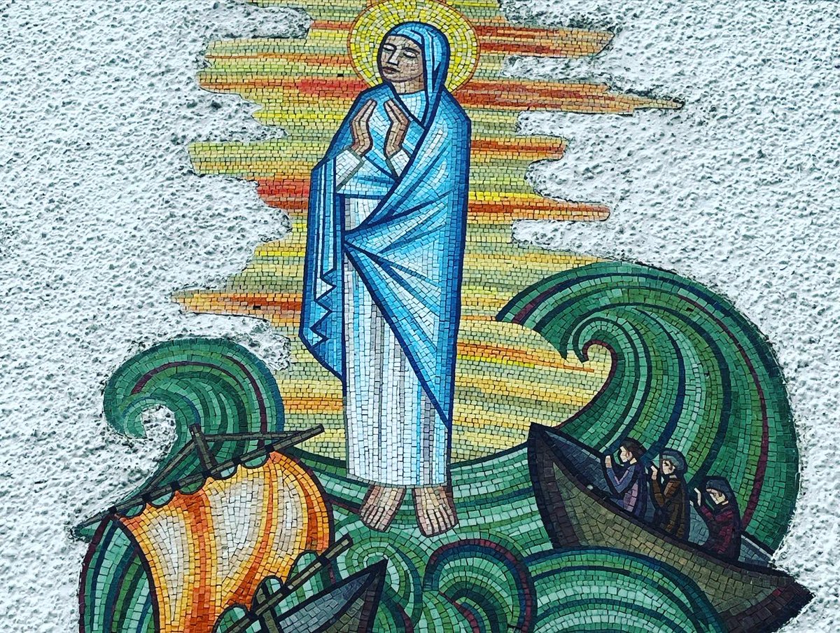 DunleavyBernard's tweet photo. Starting a holiday pilgrimage to see Liam McCormick’s #MagnificentSeven Donegal churches. Desertegney - Our Lady Star of the Sea…upturned boat design, porthole windows, George Campbell baptistery glass, Imogen Stuart mosaic. #LiamMcCormick #RHA @RHAGallery @govisitdonegal https://t.co/xf0npEqFJk