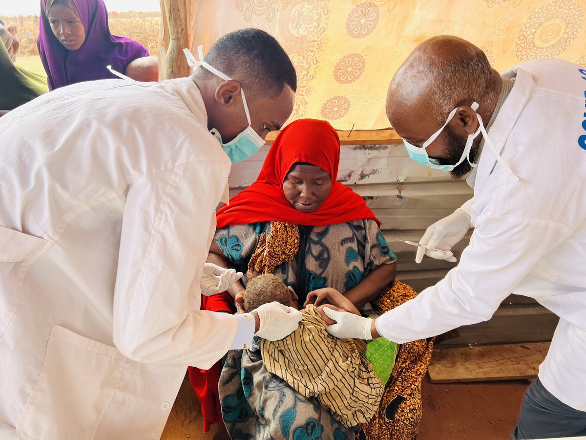 Dollow_Hospital's tweet photo. Xafiiska Caaafiamdka Degamda Dollow Qeebta La Socodka Cudurad Faafo Iyo Hospitalka DRHC Ayaa Adeeg Talaalka Jadecad Garsiyey Xerada Barakaca Ladan IDP Uu Ka Jiro Xanunka Jadecad (Measles)Si Loga Hortago Faafitanka Xanunkaa Ee Bulshada Dhaxdeda Ah 
@Trocaire @JubalandMoH https://t.co/yN0HL0vIwH