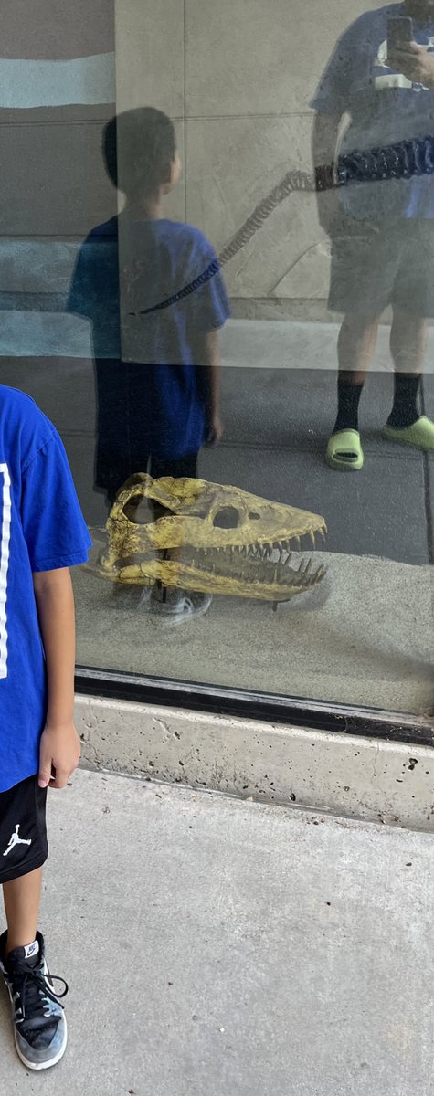 ScttyMacK's tweet photo. Monday field trip! 🙌🏽 #almamater #sciencebuilding https://t.co/Y46j0AynE5