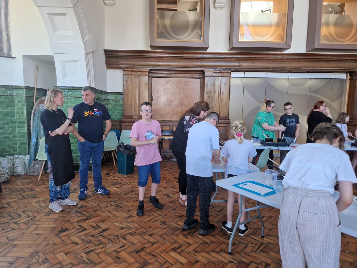 Great to meet Amamda from Rejuvenate Well-being &amp; the
Good Grub Club at <a href="/ListerStepsTOL/">Lister Steps at The Old Library</a> Lovely to see families learning &amp; cooking together a 3 course meal that they will sit &amp; eat tonight in a community kitchen.
A fantastic initiative👏👏👏
#Community
#WestDerby
#RightToFood