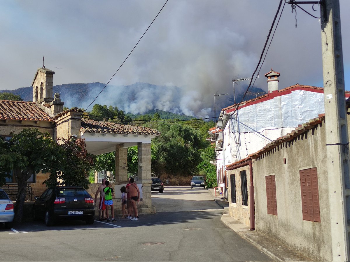 rzervera's tweet photo. @aliflo99_g @Mariogr12314760 @El_Batefuegos @pedrobernardo Eso es así, aunque no saliera en ningún lado, el sábado en #lahiguera lo tuvimos muy encima, éramos los q lo teníamos más cerca y bajaba rápido, no escatimaron en esfuerzos y descargas. Agradecimiento infinito q no nos abandosasen https://t.co/TNgjYfPpkt