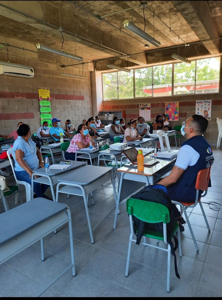 bicastro1011's tweet photo. Hoy #PTAsaludaAlMinistroAGaviria y le reiteramos nuestra disposición para seguir aportando al #Cambio #PTAterritorioDeCambioPazyVerdad  @agaviriau  @PTA_Colombia somos el programa que trabaja desde y para las realidades de cada escuela @Mineducacion
@petrogustavo estamos contigo https://t.co/0BfHI9OnOy